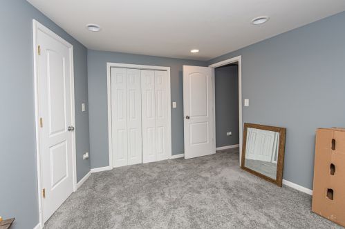 10 Covington Ct, Lemont IL  60490-4924 exterior