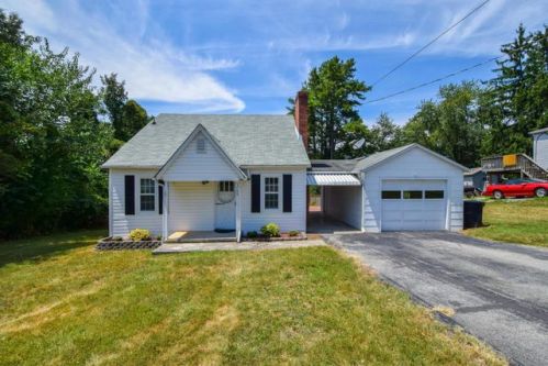 5489 Stearnes Ave, Roanoke, VA 24018-9038