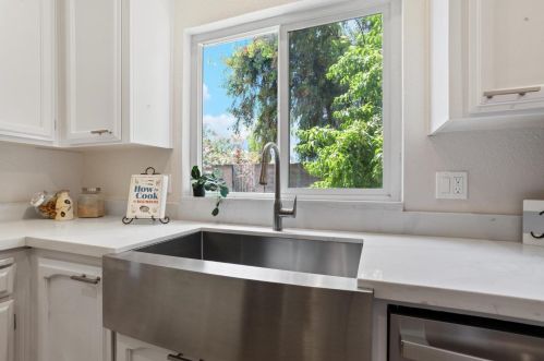 226 Tiffany Cir, Ripon, CA 95366-2193