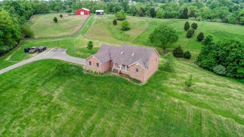 6863 Hogan Rd, Aurora, IN 47001-8773