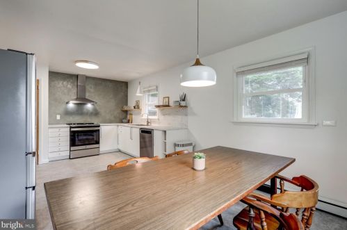 1651 Sunset Ave, Lancaster PA  17601-4355 exterior