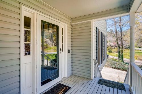 2845 Wendy Ln, Marietta, GA 30062-1440