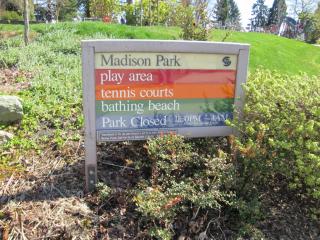 1625 42nd Ave, Seattle WA  98116-1705 exterior