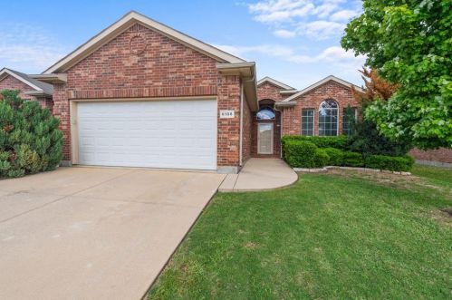 6108 Kristen Dr, Fort Worth, TX 76131-1281