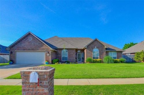 4004 Drawbridge Ln, Norman, OK 73072-1745