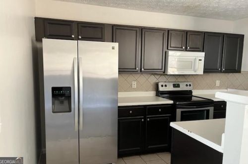 6759 Hiddenlake Dr, Rex GA  30273-2109 exterior