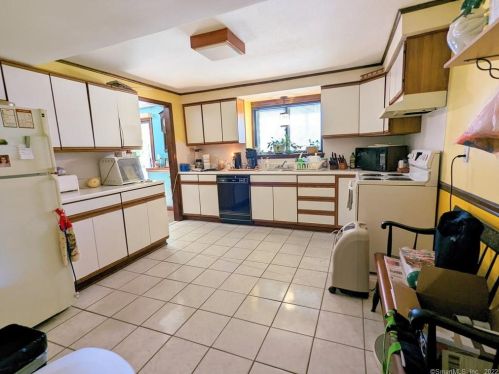 102 Village Dr, Torrington, CT 06790-4265