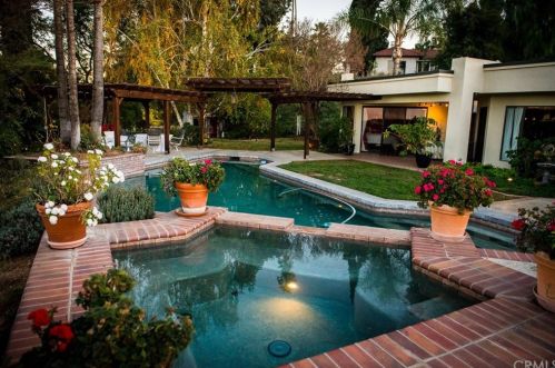 603 Sunset Dr, Redlands, CA 92373-6404