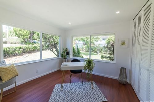 2450 Aha Aina Pl, Honolulu HI  96821-1047 exterior