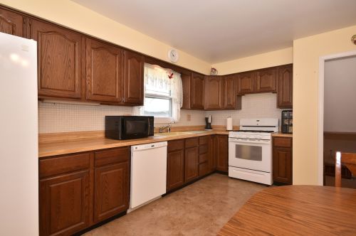 8010 Alabama Ave, Willowbrook, IL 60527-2414