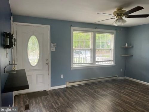 194 Evergreen Dr, Charles Town WV 25414-5872 exterior