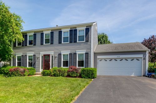 2013 Liberty Ln, Gurnee, IL 60031-6306