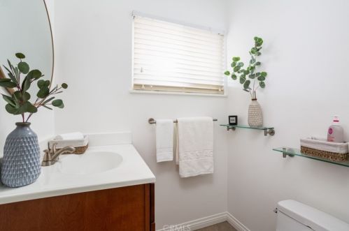 2230 Alona St, Santa Ana CA  92706-2419 exterior
