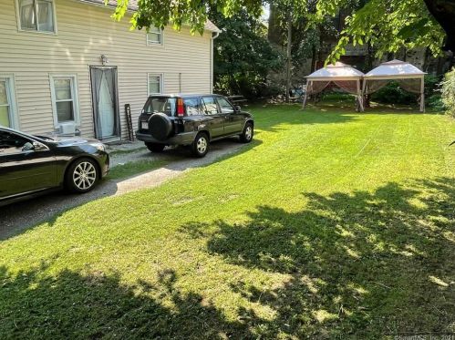 34 4th St, Waterbury, CT 06708-4210