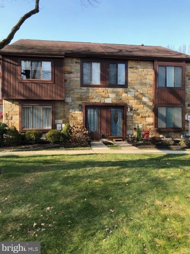 3 Topaz Ln, Trenton NJ exterior