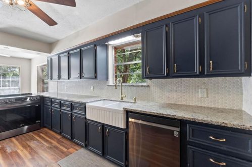 111 Butlers Ct, Conroe TX  77385-7906 exterior