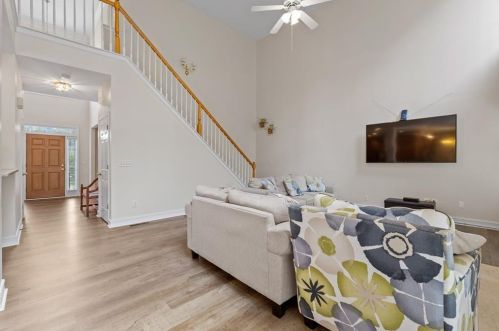 4409 Catamount Dr, Lilburn, GA 30047-8954