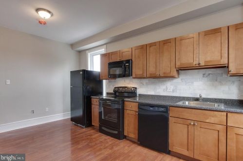 501 49th St, Philadelphia, PA 19143-2001