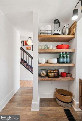 6431 Franconia Ct, Springfield VA  22150-1204 exterior