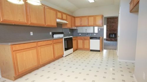 7560 Ashcroft Cir, Fort Worth TX  76120-2480 exterior