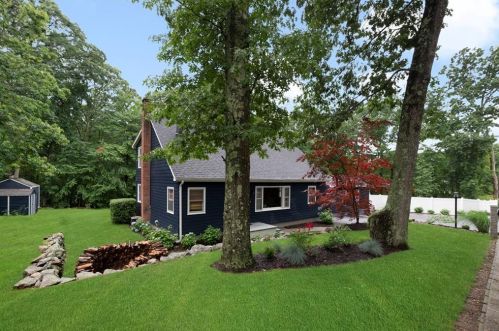 321 Cooper Hill Rd, Burrillville, RI 02839-1104