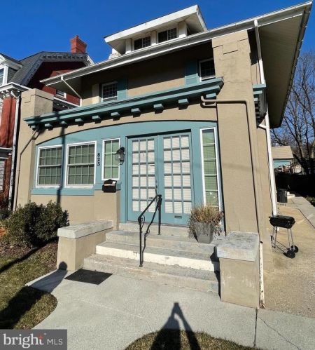823 George St, York, PA 17403-3170