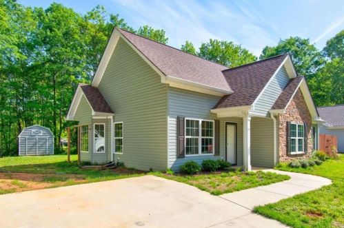 200 Bob White Cir, Cleveland GA  30528-1508 exterior