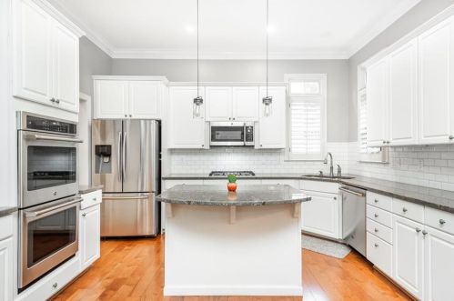 1053 Fielding Park Ct, Atlanta GA  30319-1989 exterior