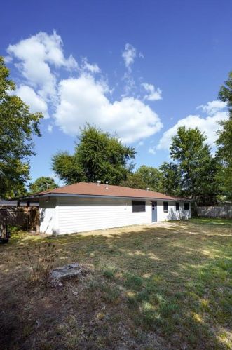 1314 Hooks St, Mapleton, TX 75835-2914