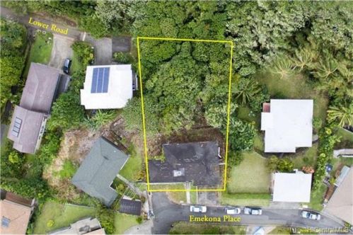 3352 Emekona Pl, Honolulu, HI 96822-1424