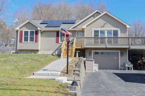 26 Shore Rd, Derry, NH 03038-5113