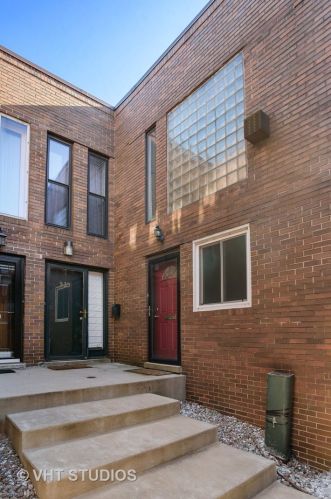 941 Belden Ave, Chicago, IL 60614-3239