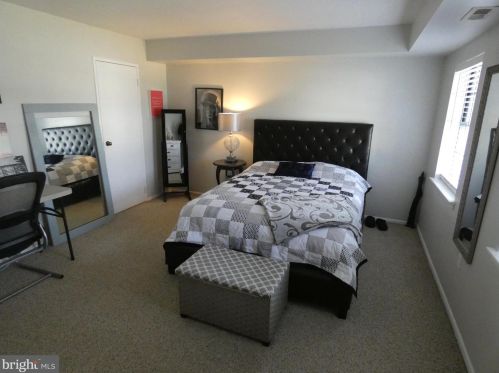 98 Valleybrook Dr, Lancaster PA  17601-4620 exterior