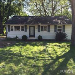 204 Bess St, Beverly Manor, IL 61571-3073