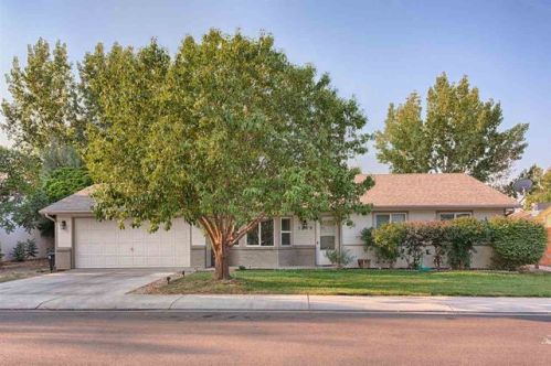 3279 Shadow Ridge Ct, Clifton, CO 81520-7964