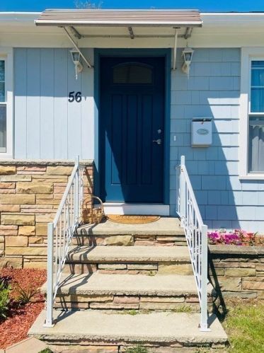 56 Aldine St, Providence, RI 02909-3906