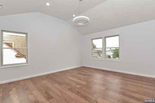 515 Anderson Ave, Wood-Ridge NJ  07075-2309 exterior