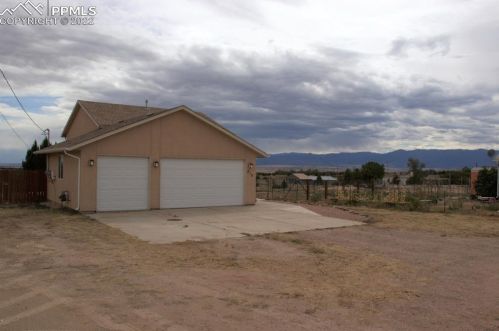 810 9th St, Penrose, CO 81240-9712
