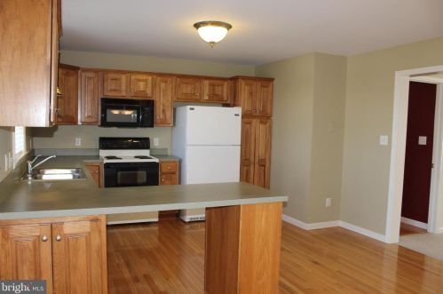 638 Royal View Dr, Lancaster PA  17601-2871 exterior