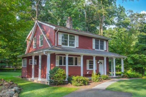 11 Fern Way, Berkeley Heights, NJ 07922-2310