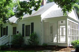 204 Friendly Ln, Chapel Hill NC  27514-3523 exterior