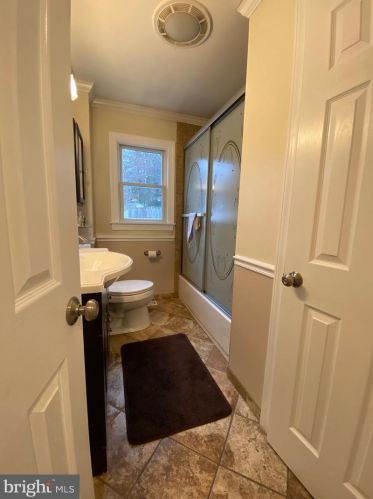 2 Plz Ct, Trenton NJ 08628-3220 exterior