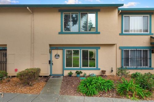 27447 Ponderosa Ct, Hayward CA  94545-4128 exterior