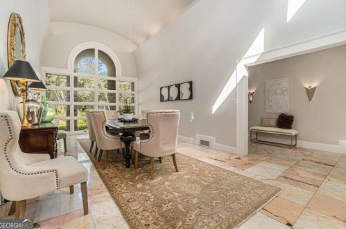 887 Berkshire Rd, Atlanta GA  30324-4929 exterior