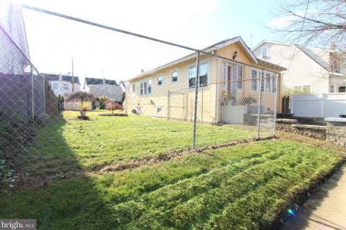 1741 Clinton Ave, Trenton, NJ 08610-6215