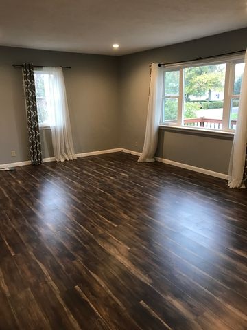 406 Devonshire Rd, Beverly Manor, IL 61571-1318