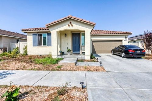 45043 Moccasin Pl, Lancaster, CA 93536
