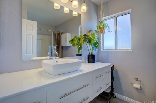 3071 Wicklow Dr, Riverside CA  92503-5806 exterior