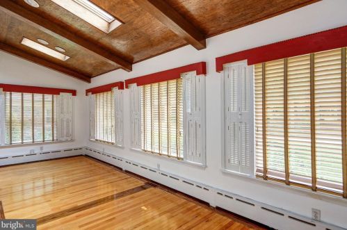 104 Treaty Elm Ln, Tavistock NJ 08033-3413 exterior