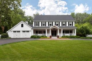 216 Landis Ln, Bannockburn, IL 60015-3420